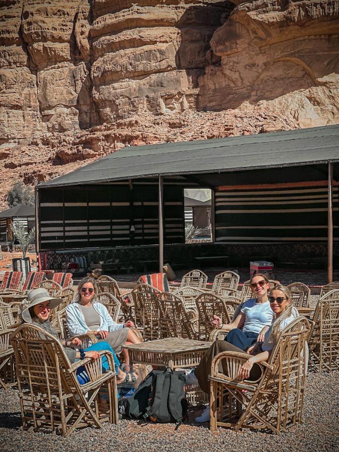 Tower Rum Camb Wadi Rum Eksteriør billede